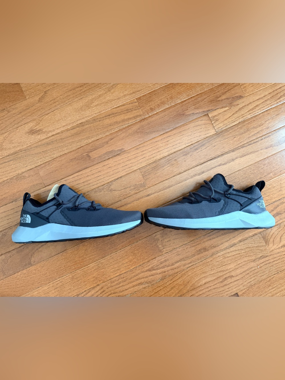 Men’s North Face Surge Highgate Sneakers in Black Grey Athletic